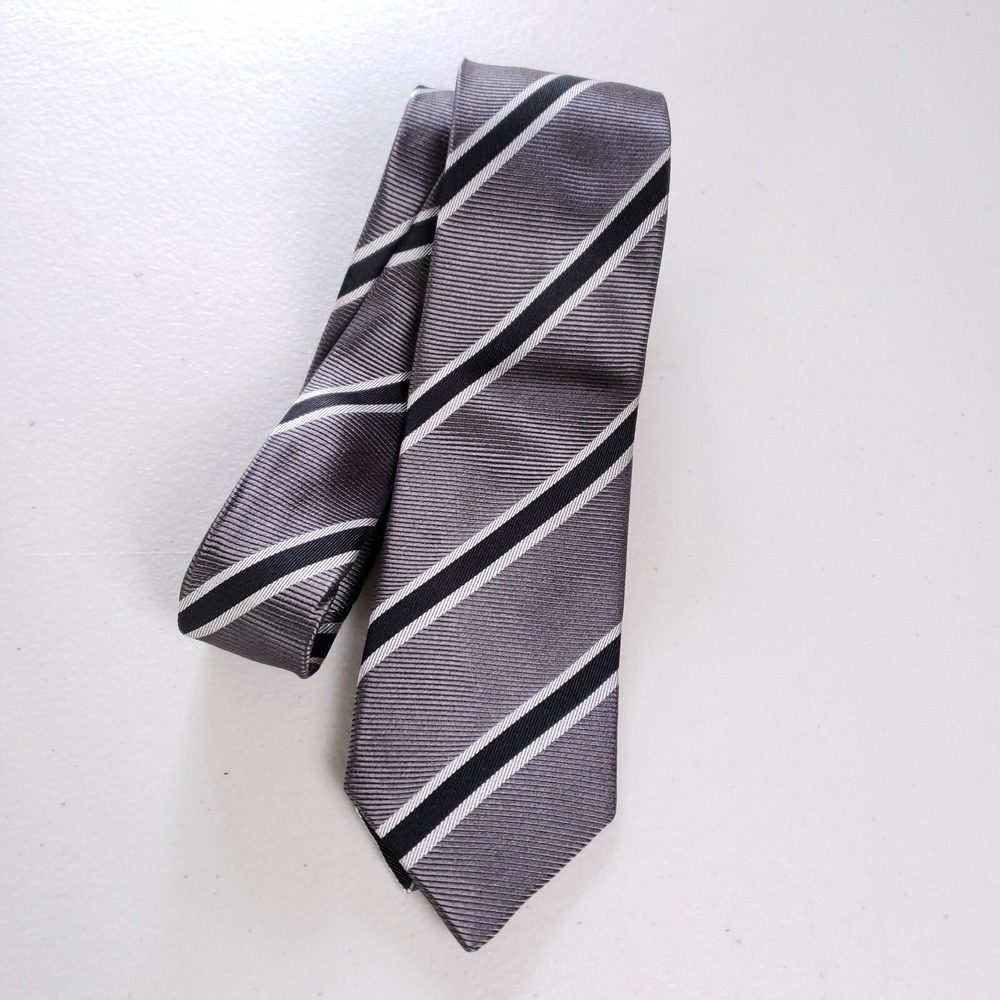 Guess Premium Necktie Classic Stripe Gray Black Formal Business Old Money Preppy
